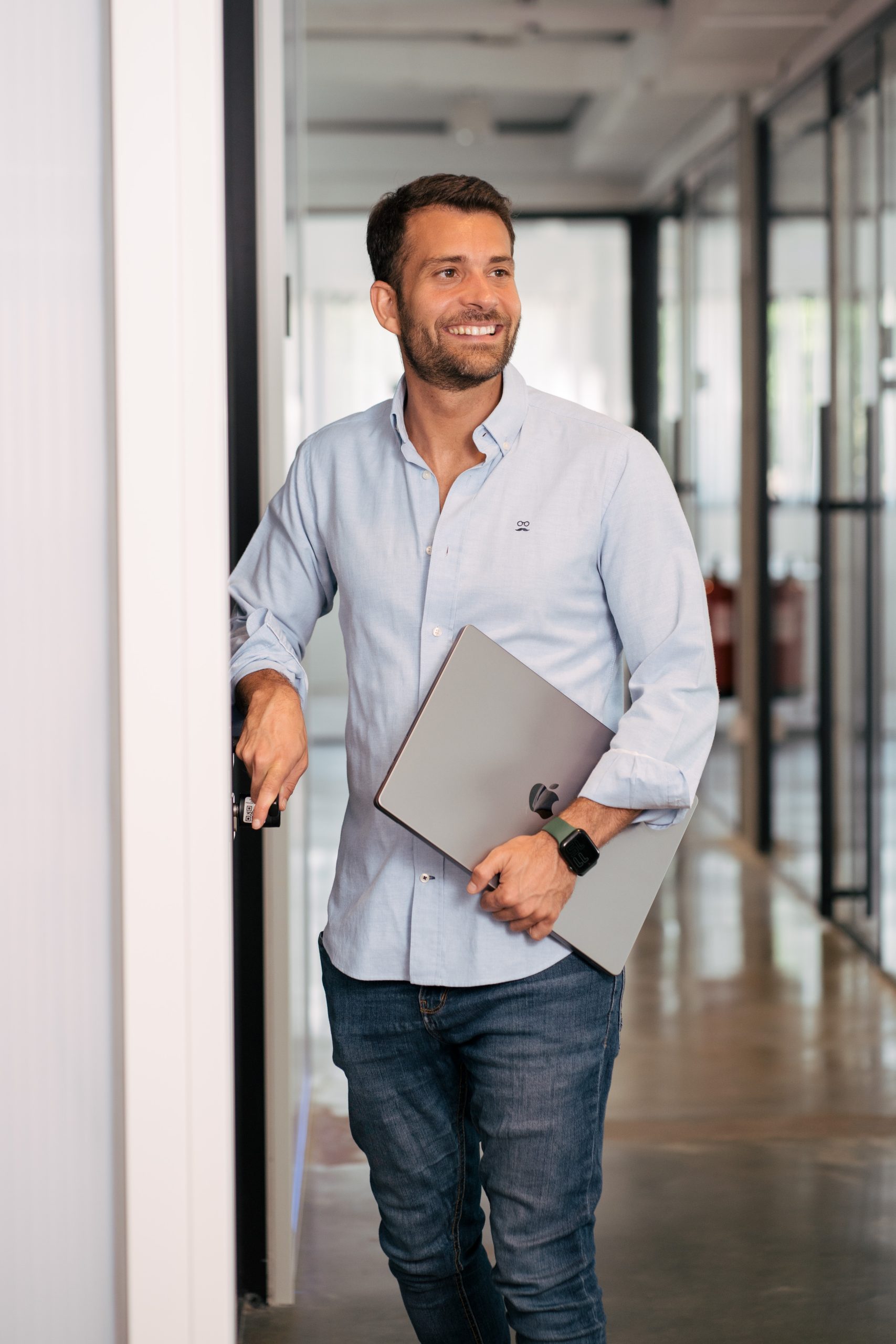 Estrategias integrales de experiencia de cliente, producto y digitalización 4 Jorge Bosch Alés - Consultor de negocio especializado en experiencia de cliente, producto y transformación digital